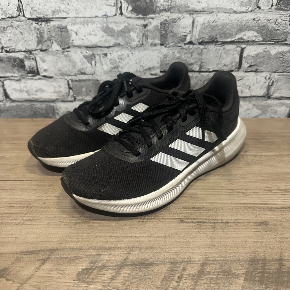 EUC Adidas Women’s Black and White Runfalcon Cloadfoam Sneakers Size 7